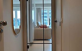Studio met zeezicht op Heldenplein